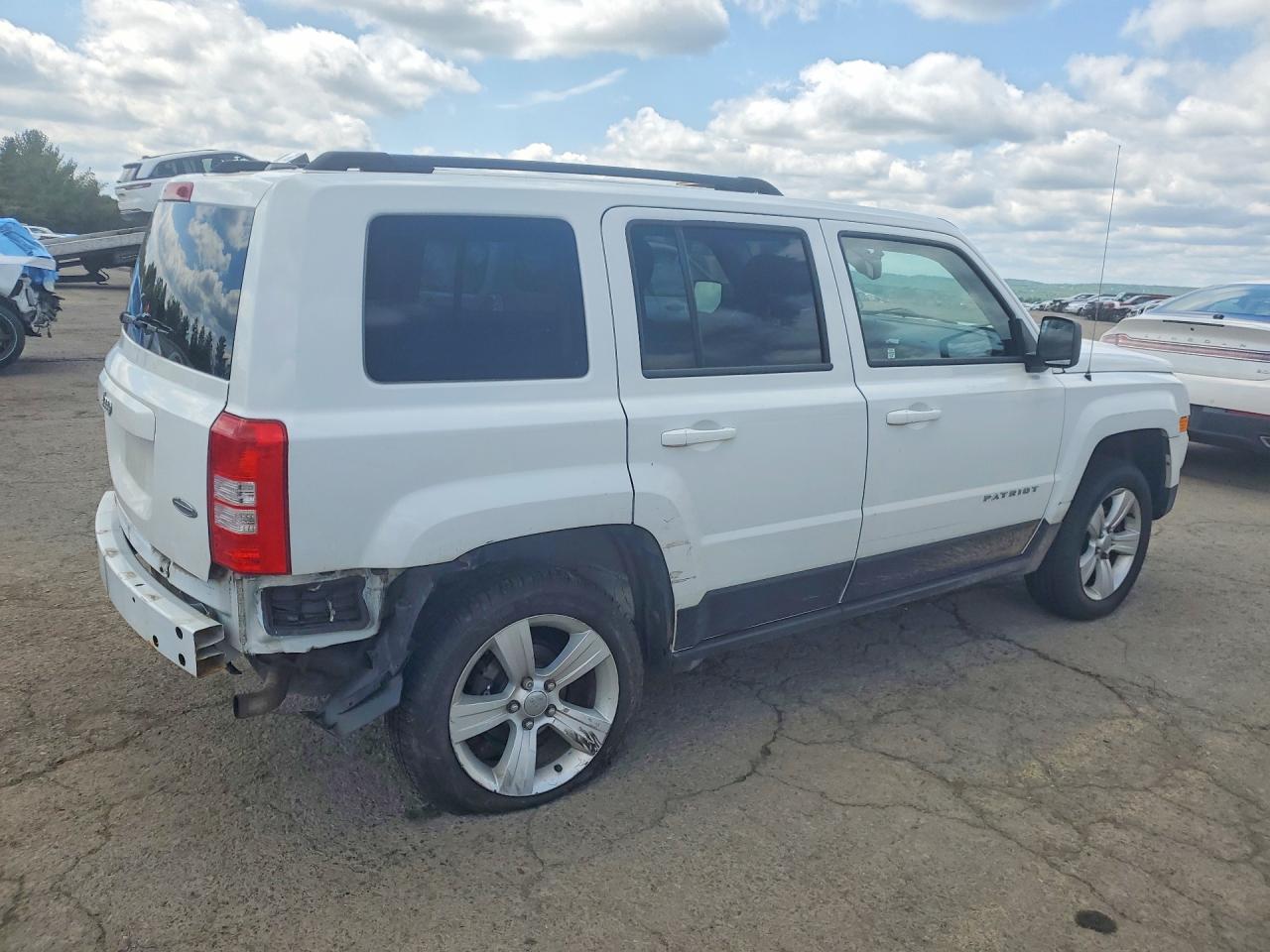 2015 Jeep Patriot Latitude Белый vin: 1C4NJRFB3FD244291