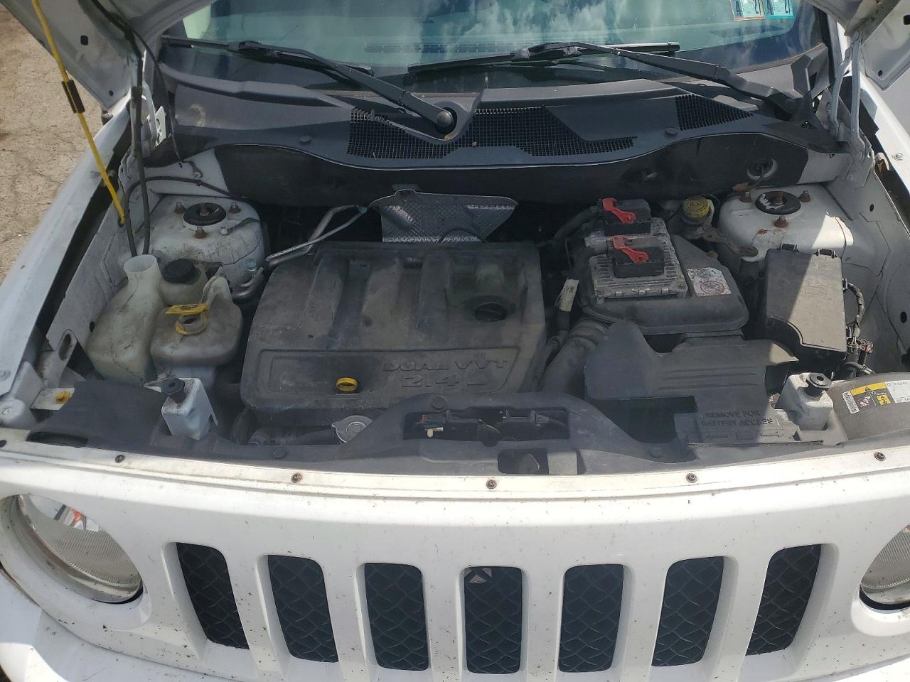 2015 Jeep Patriot Latitude Белый vin: 1C4NJRFB3FD244291