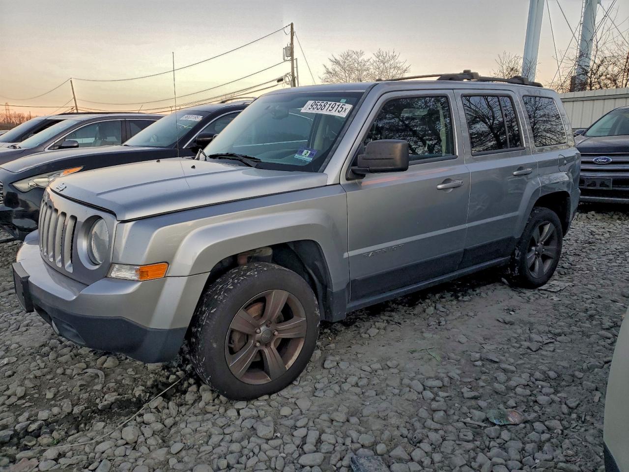 2015 Jeep Patriot Latitude Silver vin: 1C4NJRFB3FD249359