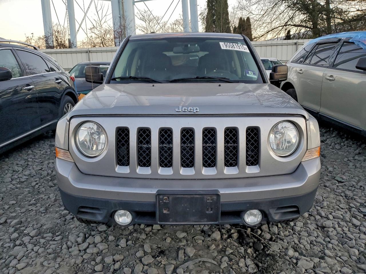 2015 Jeep Patriot Latitude Silver vin: 1C4NJRFB3FD249359