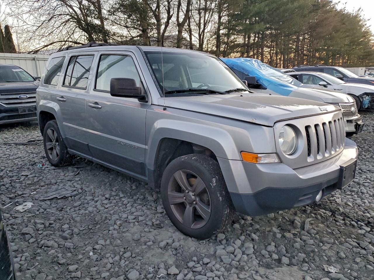 2015 Jeep Patriot Latitude Silver vin: 1C4NJRFB3FD249359