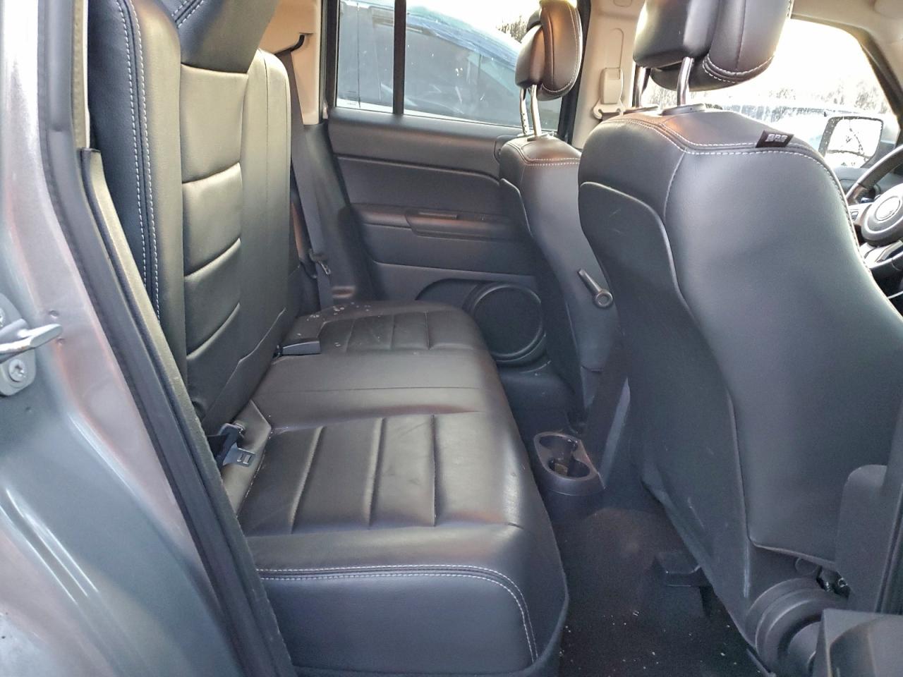 2015 Jeep Patriot Latitude Silver vin: 1C4NJRFB3FD249359