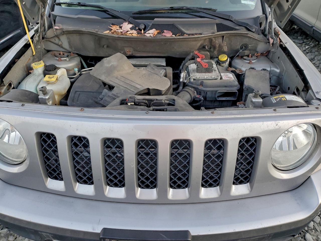 2015 Jeep Patriot Latitude Silver vin: 1C4NJRFB3FD249359