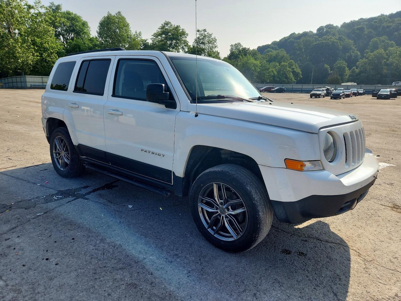 2015 Jeep Patriot Latitude White vin: 1C4NJRFB3FD272236