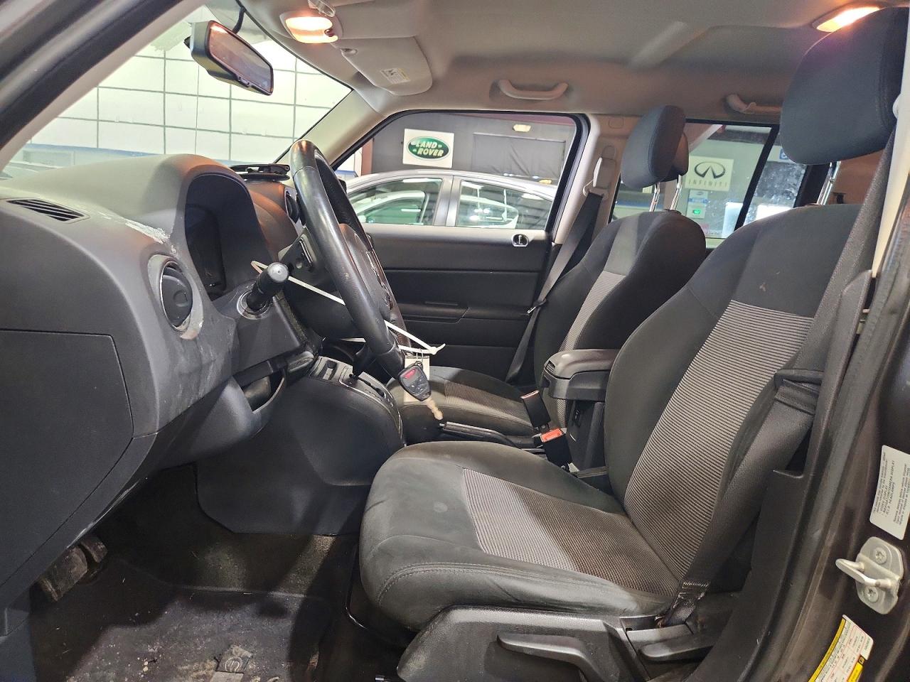 2015 Jeep Patriot Latitude Gray vin: 1C4NJRFB3FD425813