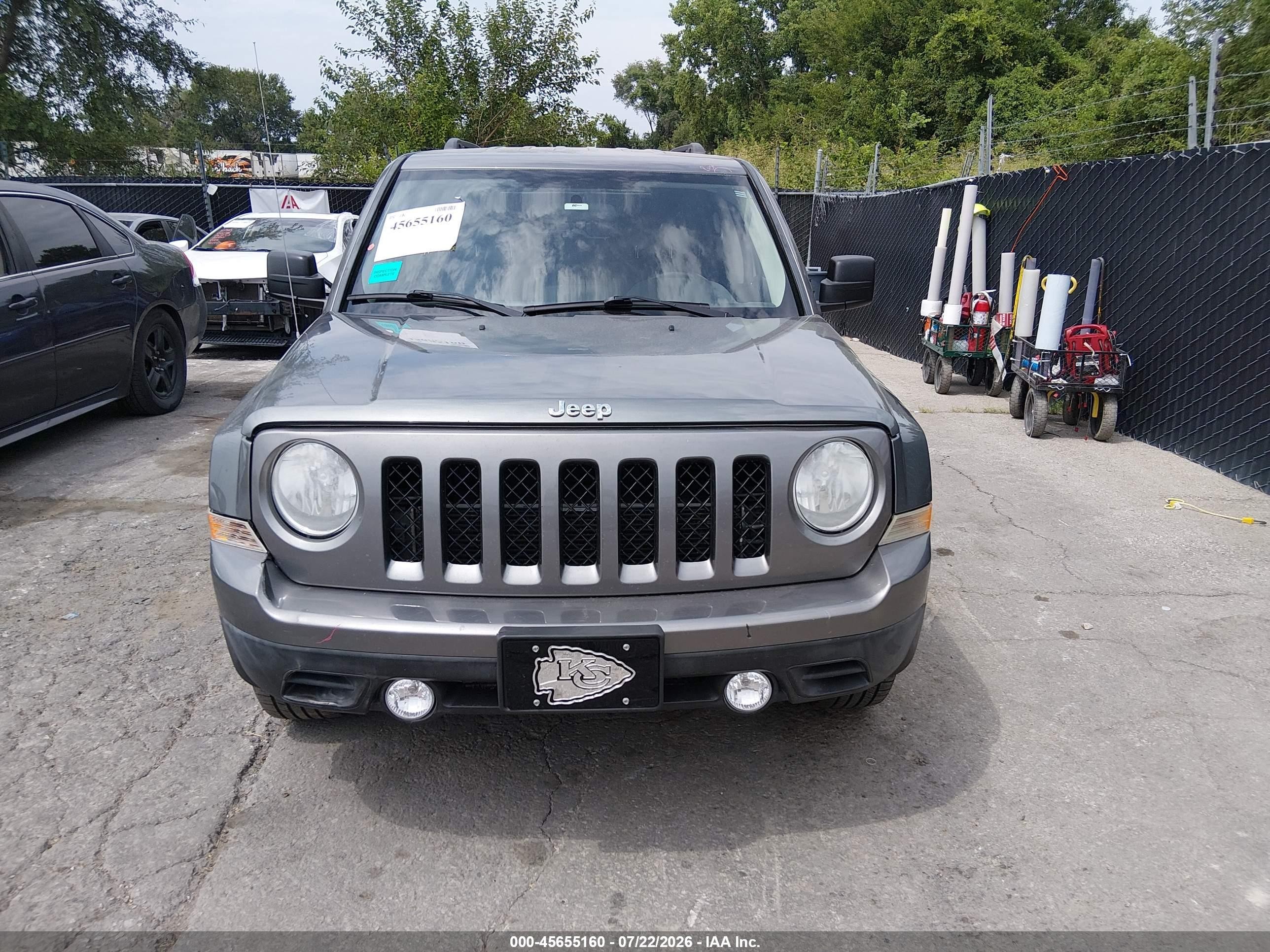 2013 Jeep Patriot Latitude Gray vin: 1C4NJRFB4DD165550