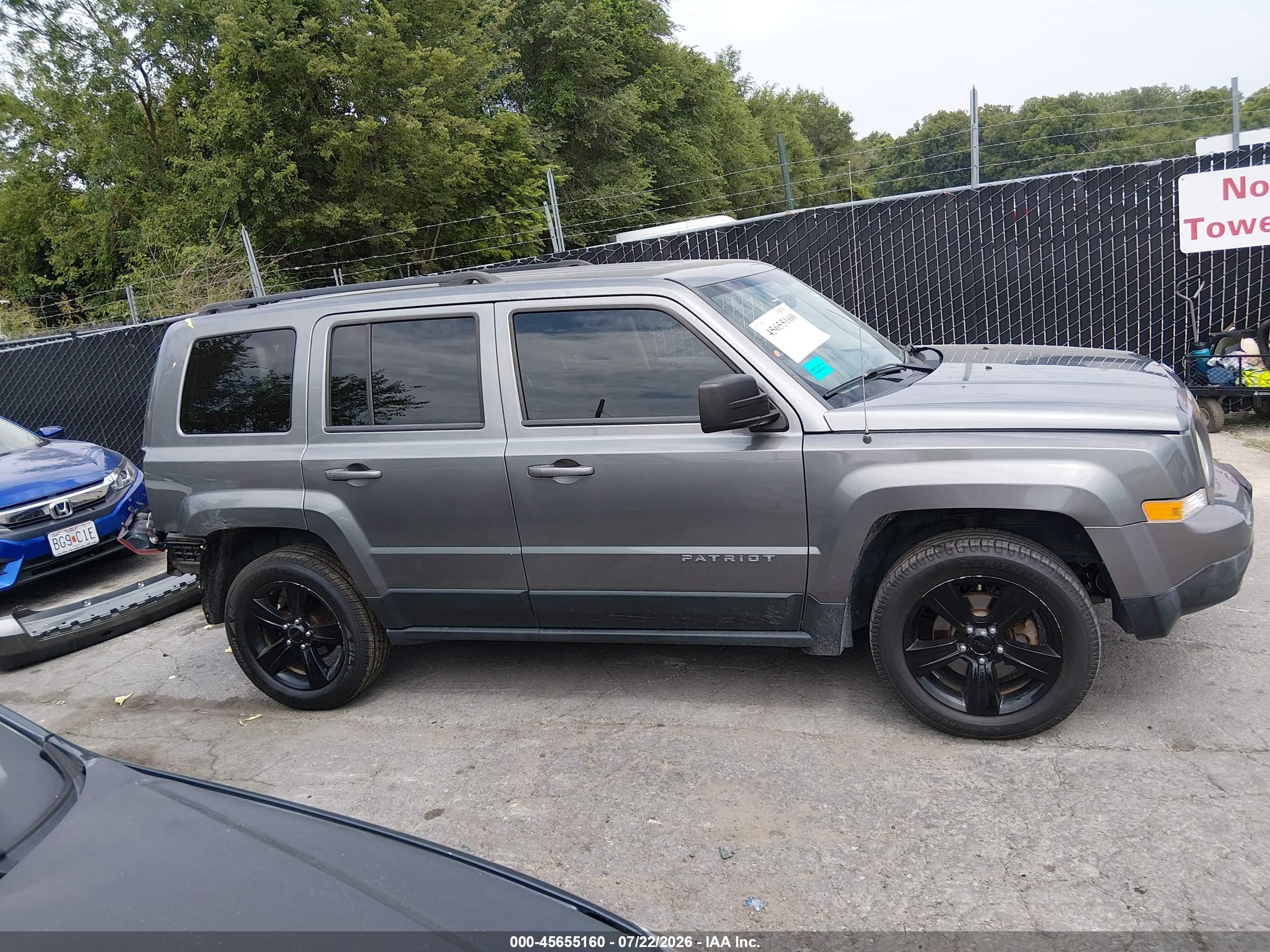 2013 Jeep Patriot Latitude Gray vin: 1C4NJRFB4DD165550