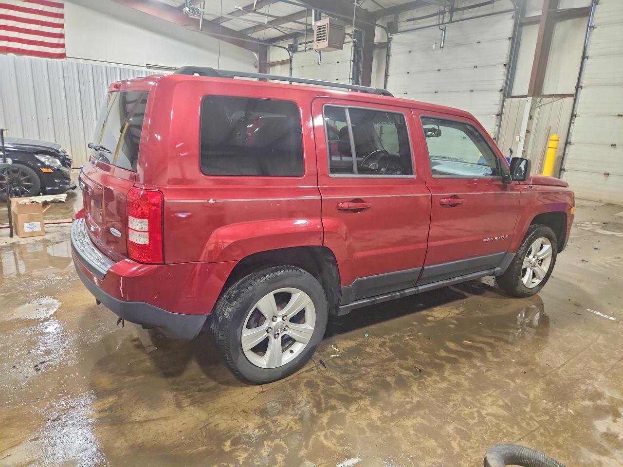 2014 Jeep Patriot Latitude Red vin: 1C4NJRFB4ED651406