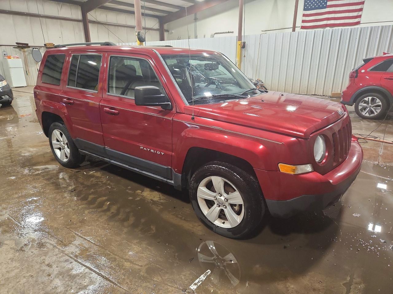 2014 Jeep Patriot Latitude Red vin: 1C4NJRFB4ED651406