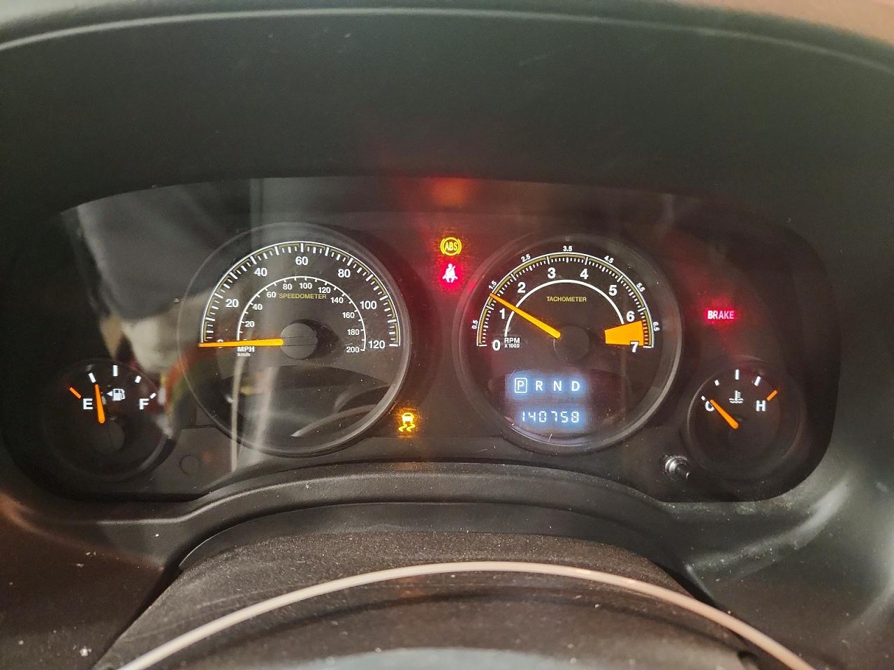 2014 Jeep Patriot Latitude Red vin: 1C4NJRFB4ED651406