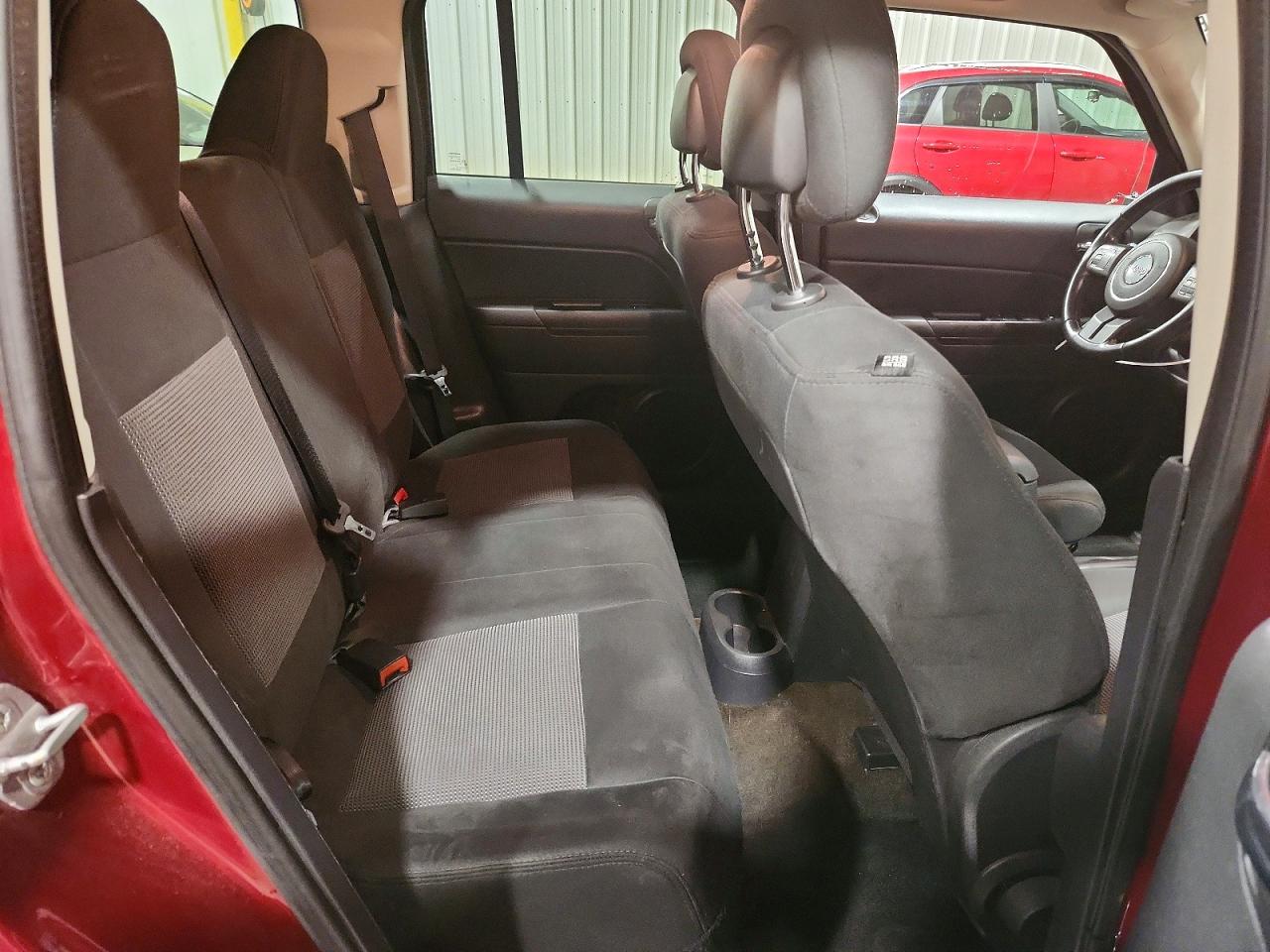 2014 Jeep Patriot Latitude Red vin: 1C4NJRFB4ED651406