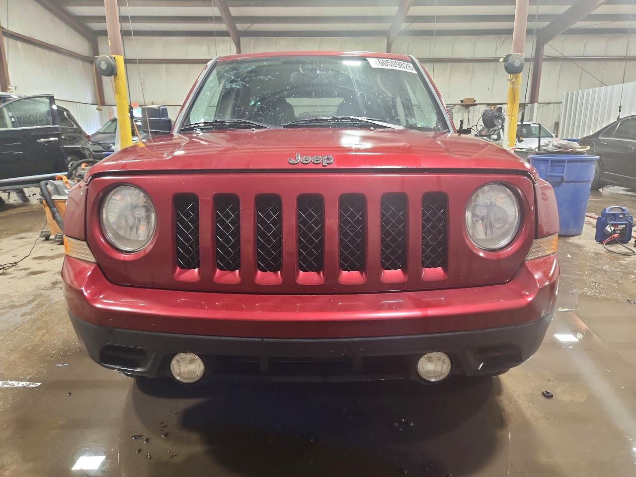 2014 Jeep Patriot Latitude Red vin: 1C4NJRFB4ED651406