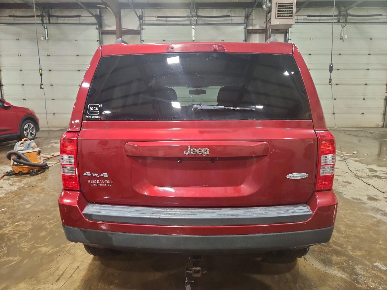 2014 Jeep Patriot Latitude Red vin: 1C4NJRFB4ED651406