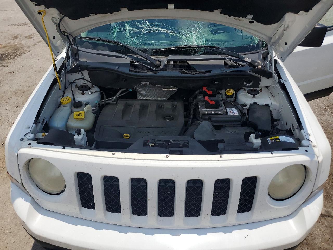 2014 Jeep Patriot Latitude Белый vin: 1C4NJRFB4ED670845