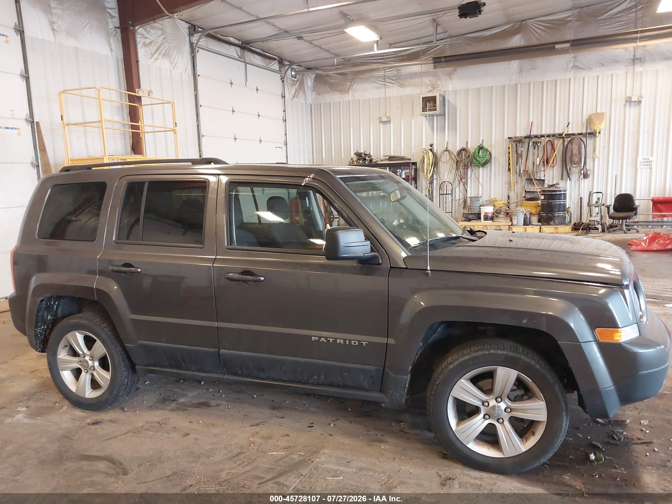 2015 Jeep Patriot Latitude Gray vin: 1C4NJRFB4FD184070