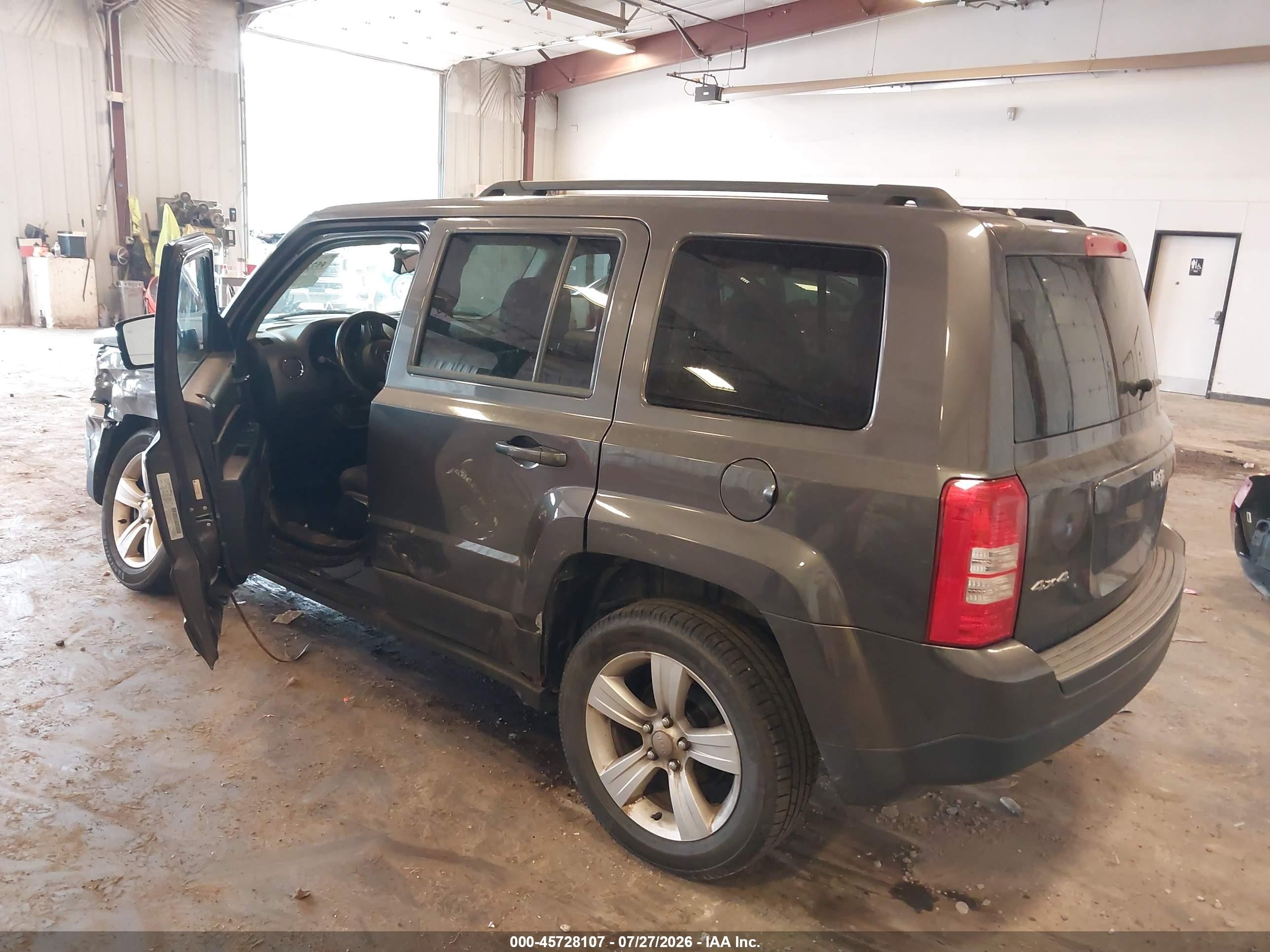2015 Jeep Patriot Latitude Gray vin: 1C4NJRFB4FD184070