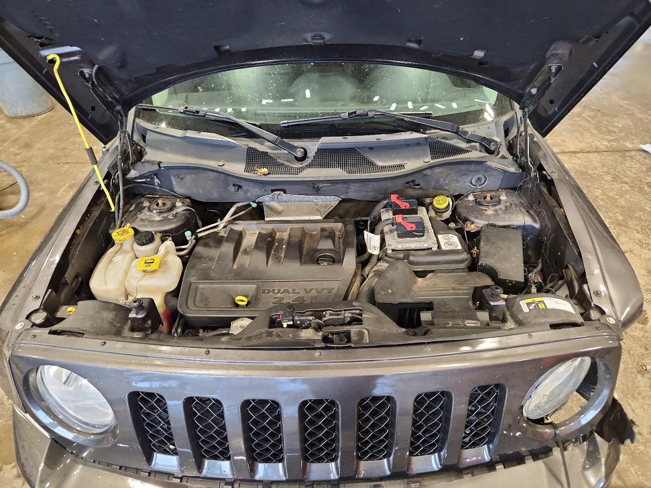 2015 Jeep Patriot Latitude Gray vin: 1C4NJRFB4FD366688