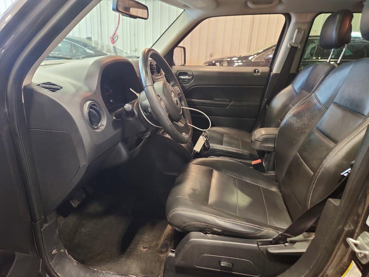 2015 Jeep Patriot Latitude Gray vin: 1C4NJRFB4FD366688
