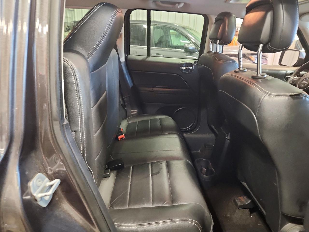 2015 Jeep Patriot Latitude Gray vin: 1C4NJRFB4FD366688