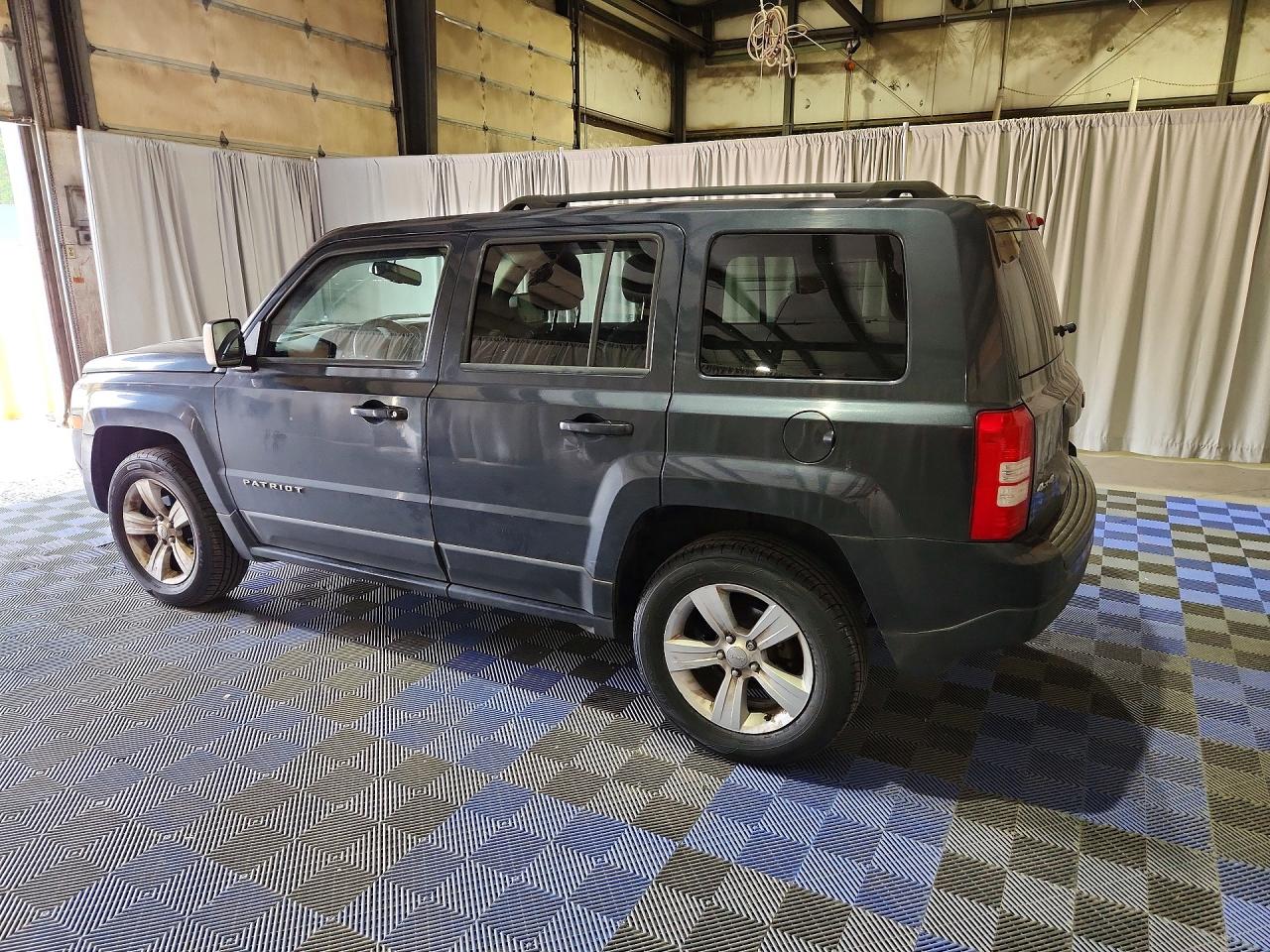 2015 Jeep Patriot Latitude Charcoal vin: 1C4NJRFB4FD376217