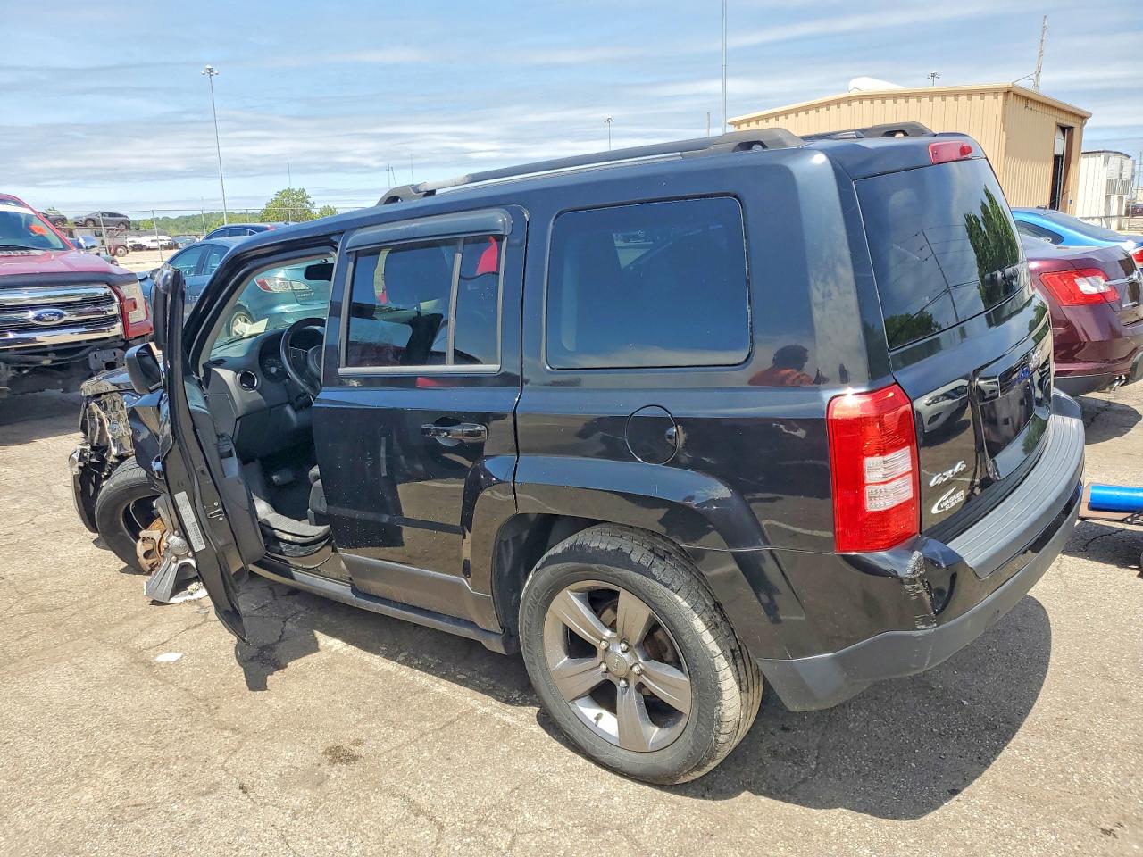 2015 Jeep Patriot Latitude Черный vin: 1C4NJRFB4FD439767