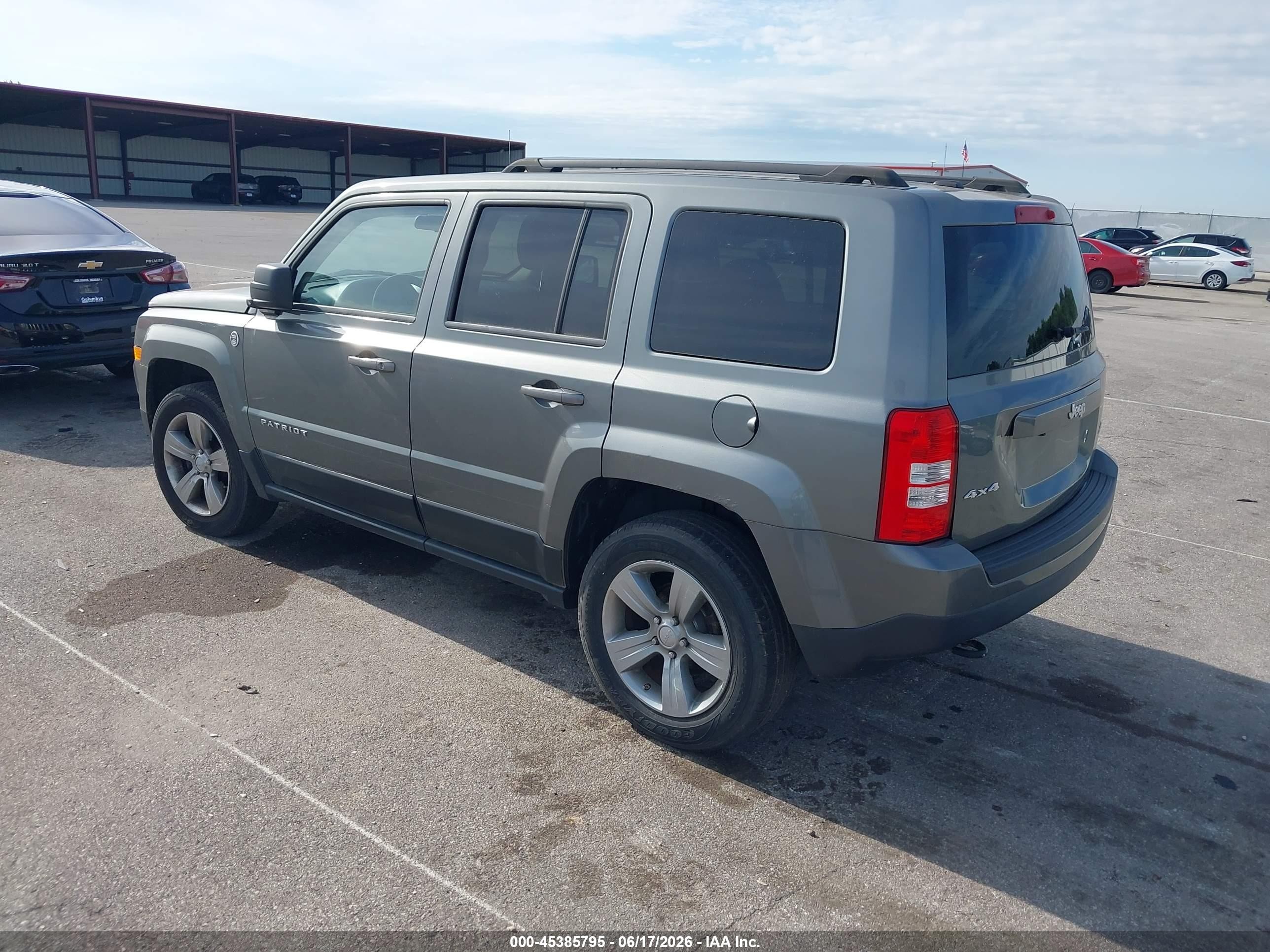 2012 Jeep Patriot Latitude Gray vin: 1C4NJRFB5CD563624
