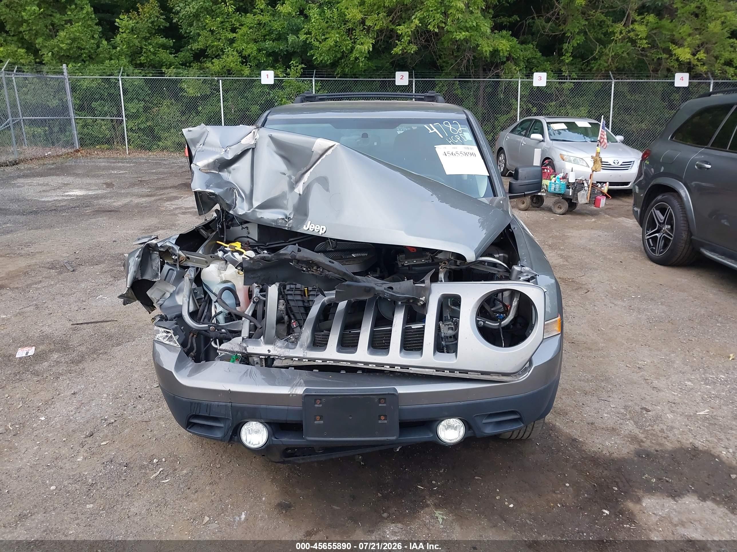 2012 Jeep Patriot Latitude Gray vin: 1C4NJRFB5CD614782