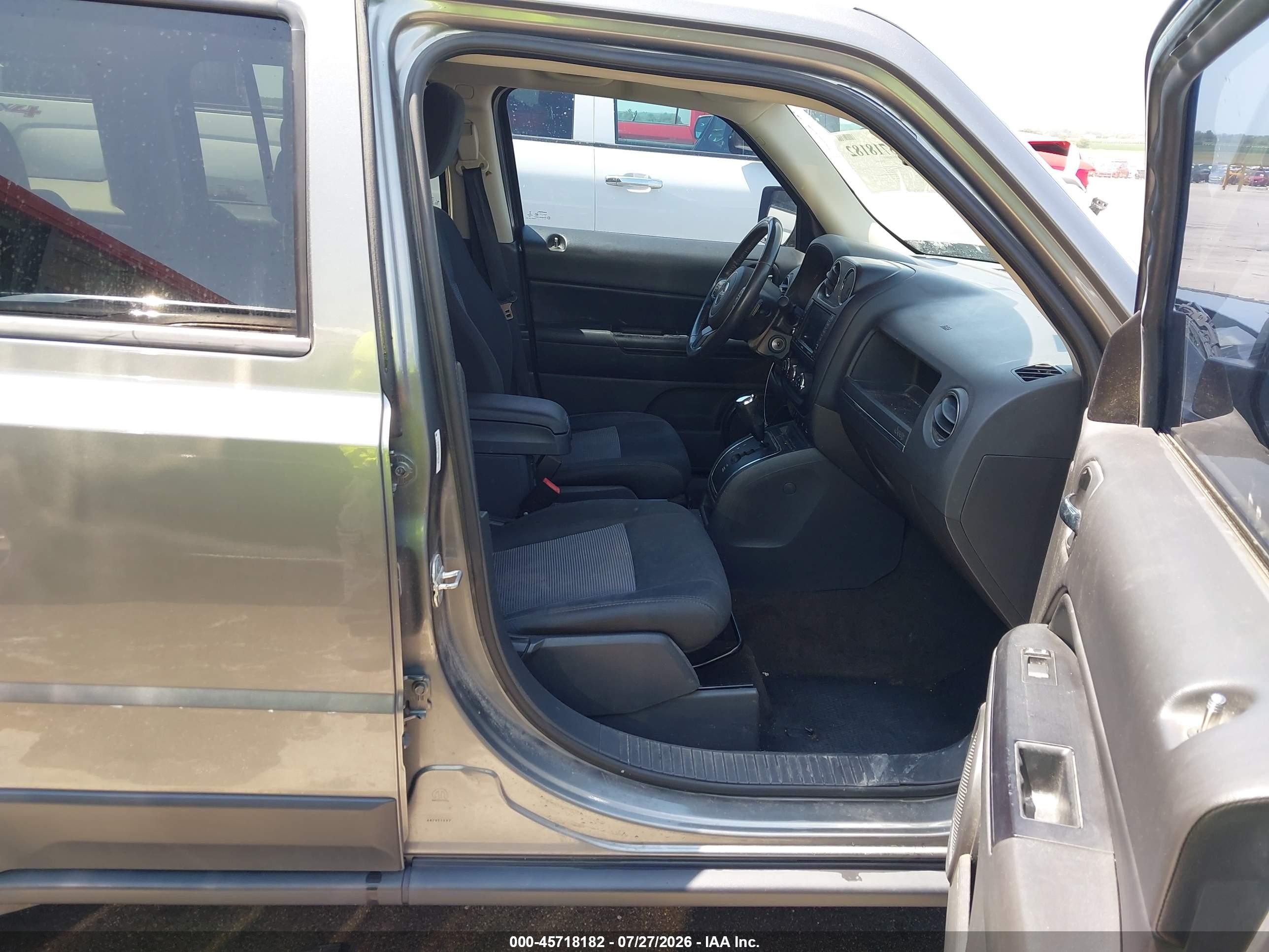 2014 Jeep Patriot Latitude Gray vin: 1C4NJRFB5ED500770
