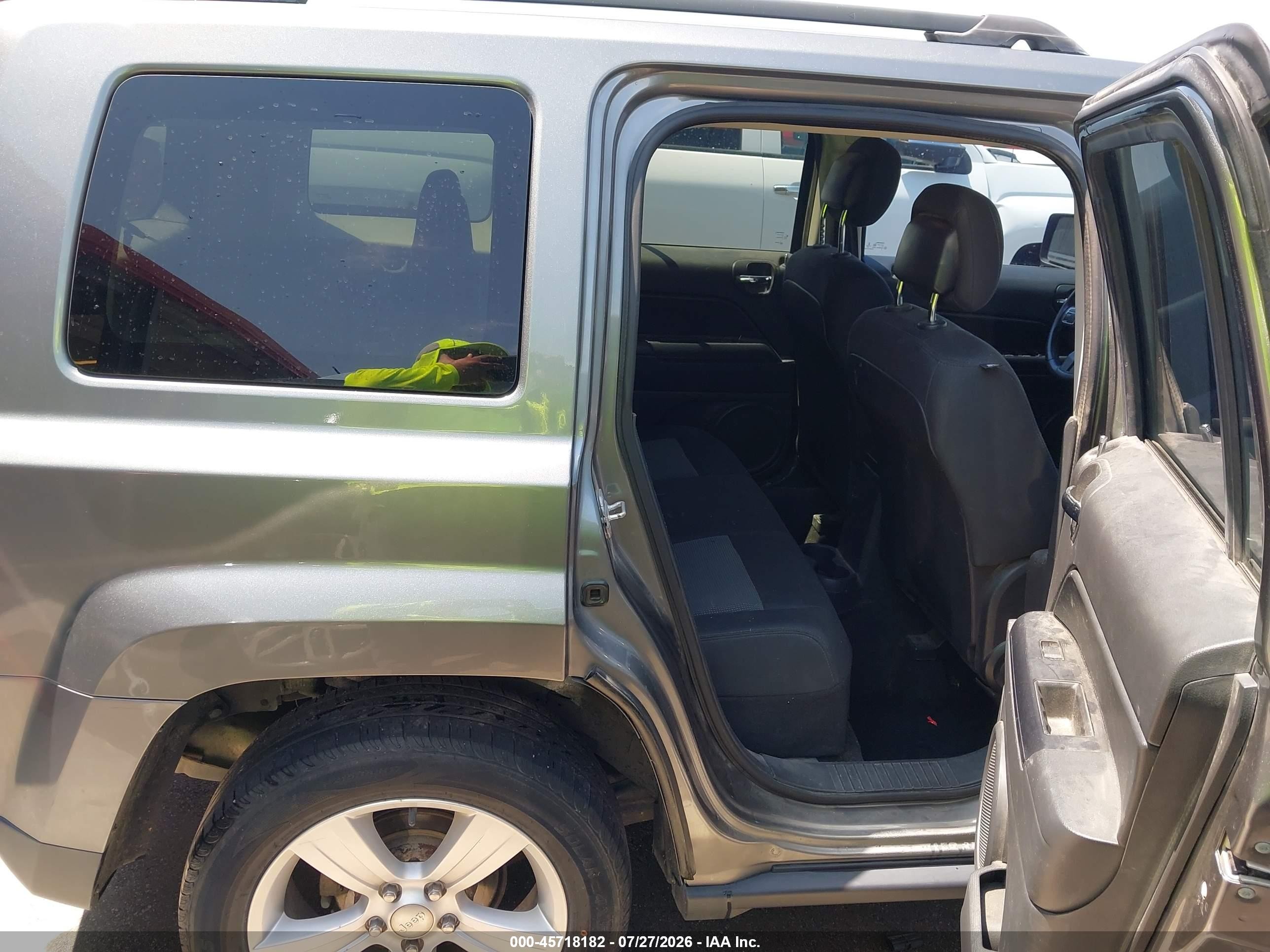 2014 Jeep Patriot Latitude Gray vin: 1C4NJRFB5ED500770