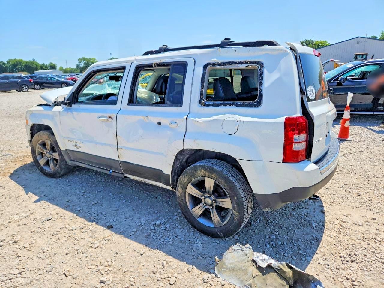2014 Jeep Patriot Latitude Белый vin: 1C4NJRFB5ED588462