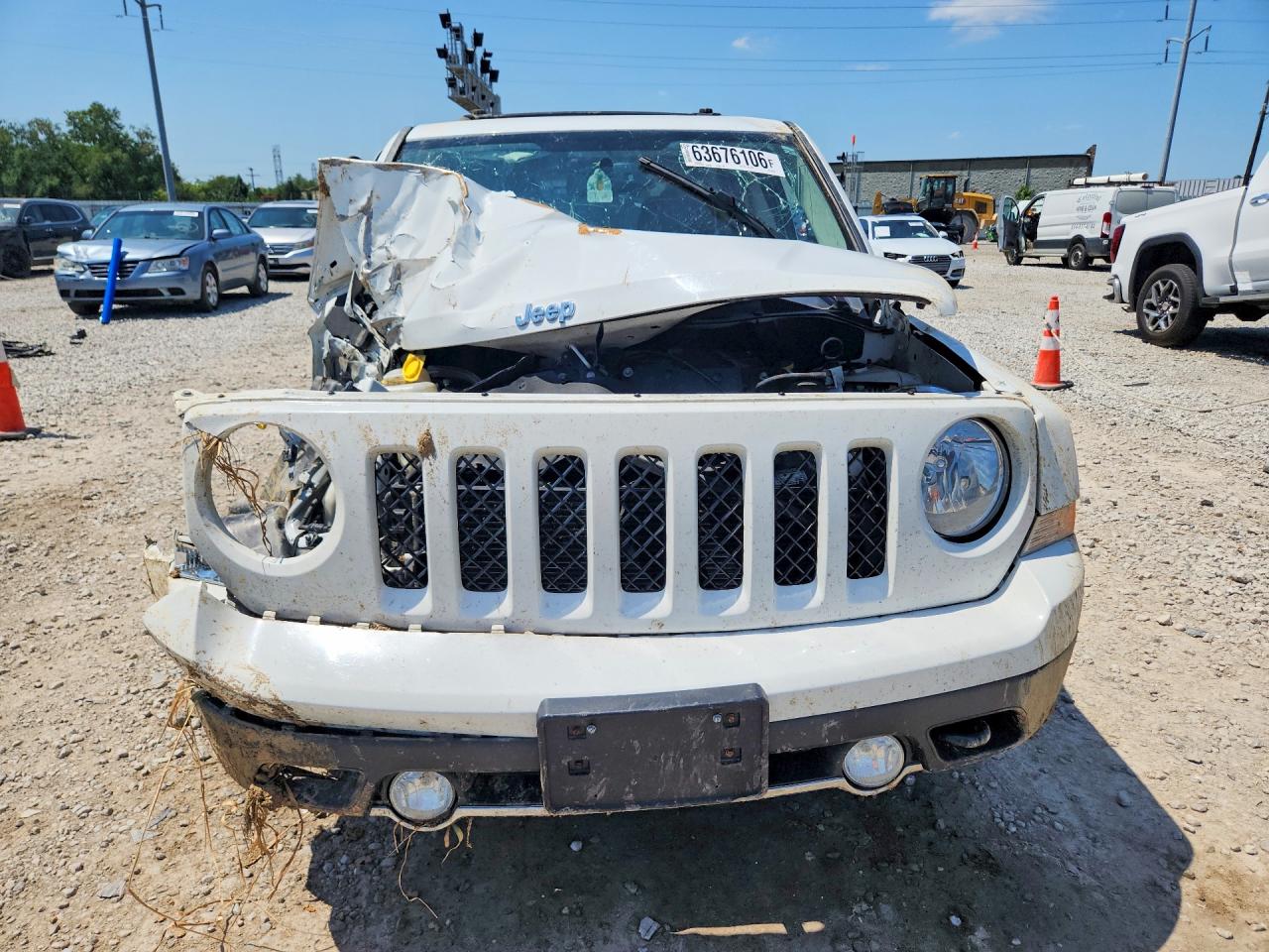 2014 Jeep Patriot Latitude Белый vin: 1C4NJRFB5ED588462