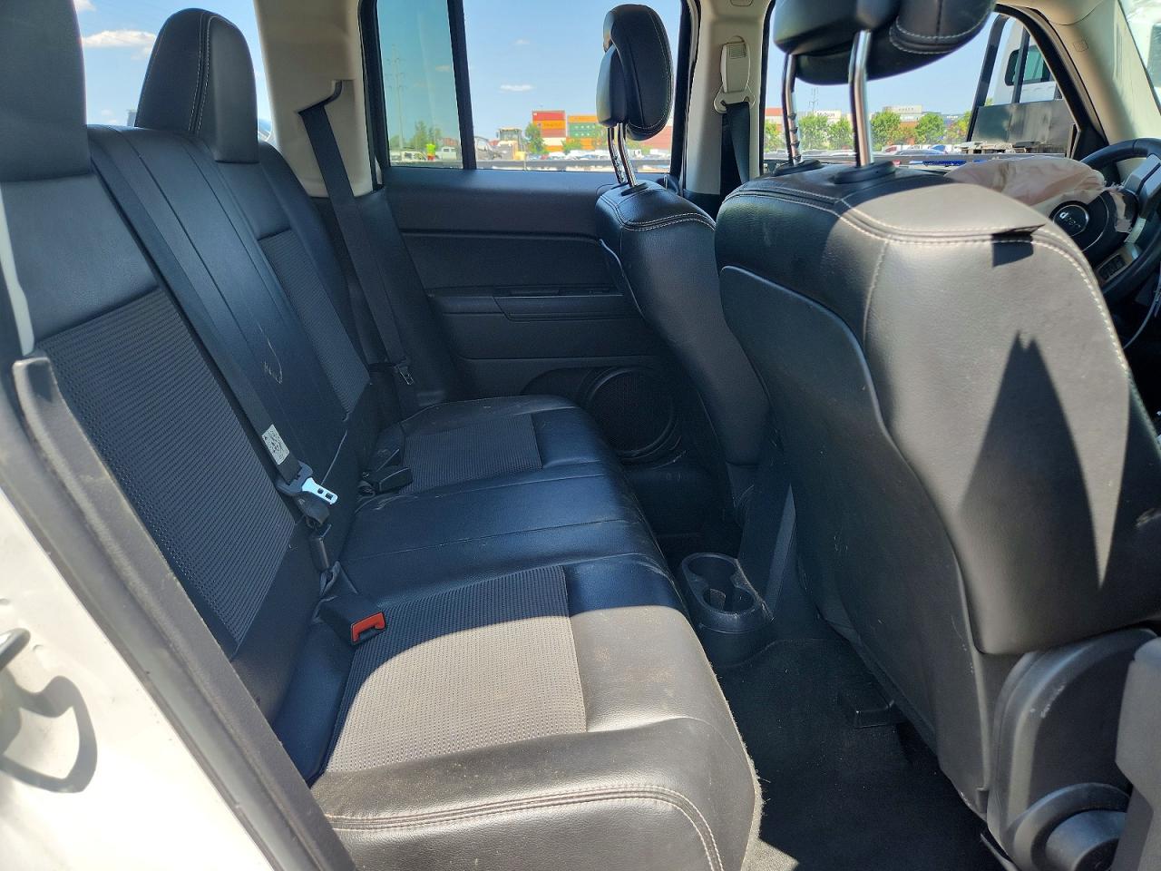 2014 Jeep Patriot Latitude Белый vin: 1C4NJRFB5ED588462