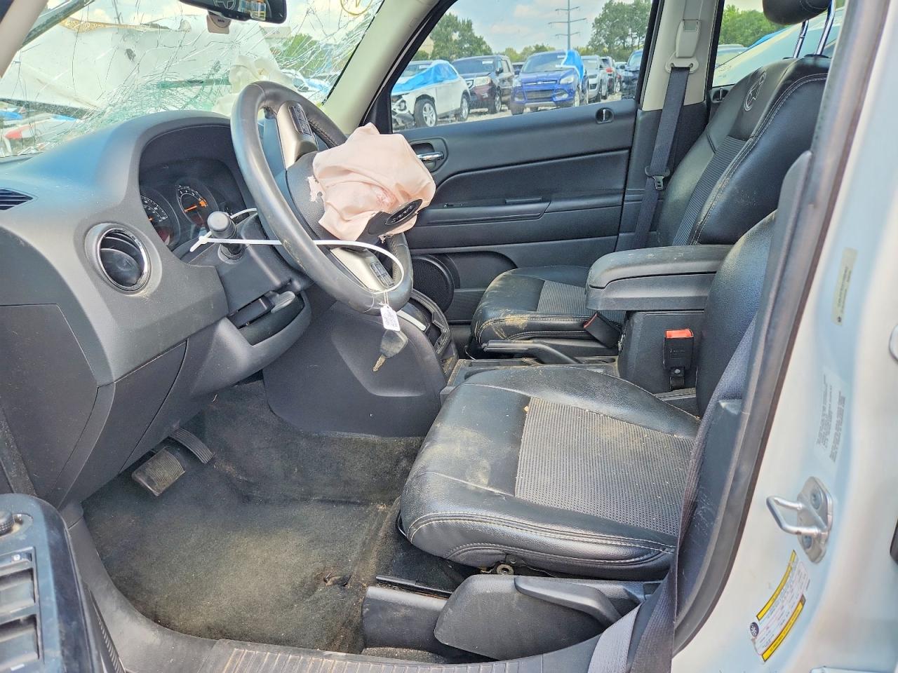 2014 Jeep Patriot Latitude Белый vin: 1C4NJRFB5ED588462