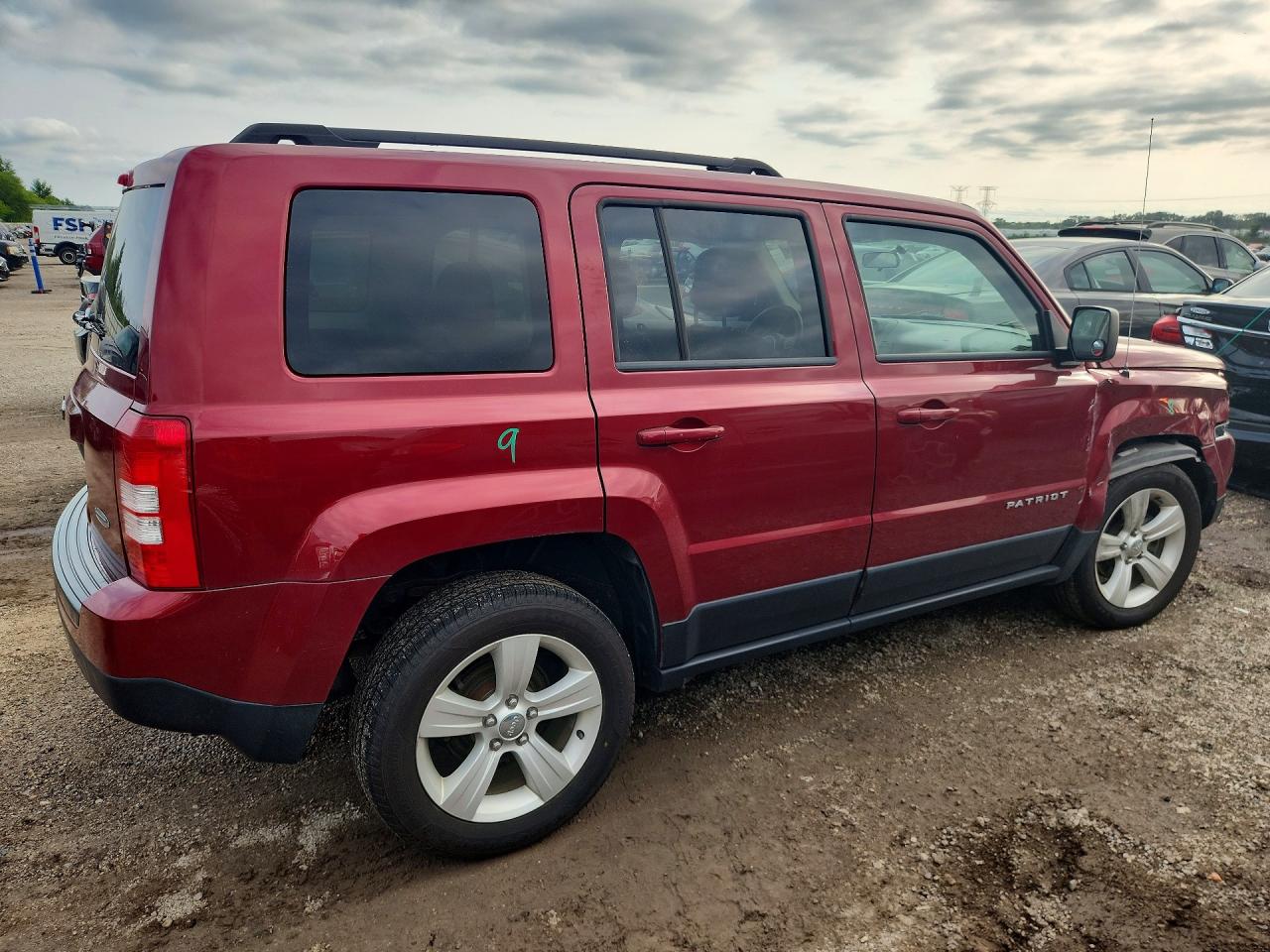 2014 Jeep Patriot Latitude Red vin: 1C4NJRFB5ED670921