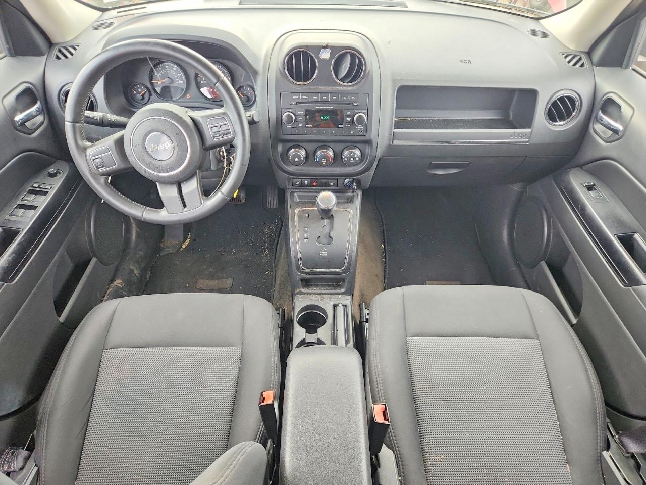 2014 Jeep Patriot Latitude Red vin: 1C4NJRFB5ED670921