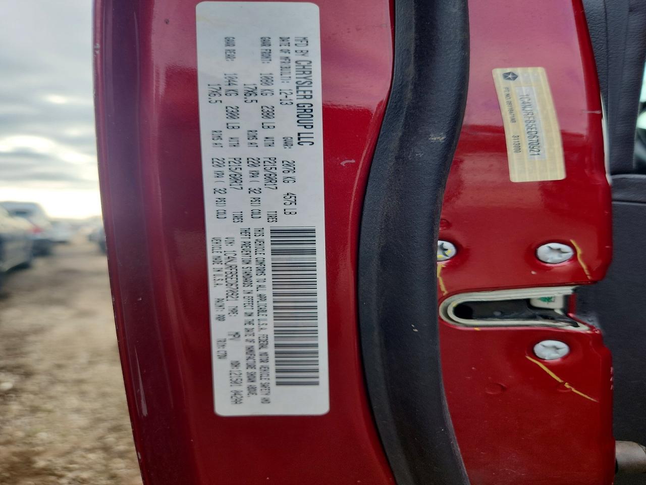 2014 Jeep Patriot Latitude Red vin: 1C4NJRFB5ED670921