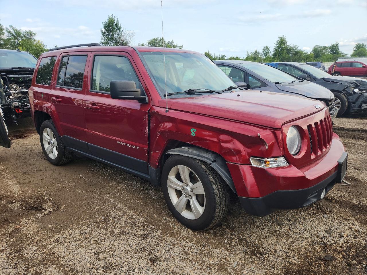 2014 Jeep Patriot Latitude Red vin: 1C4NJRFB5ED670921
