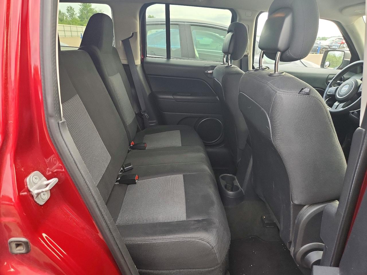 2014 Jeep Patriot Latitude Red vin: 1C4NJRFB5ED670921
