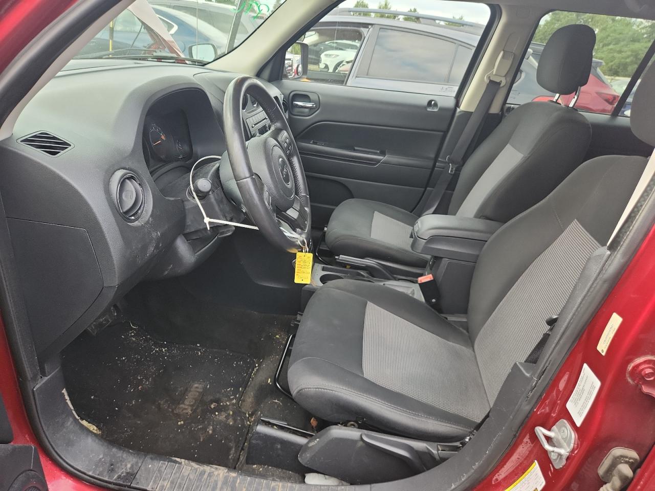 2014 Jeep Patriot Latitude Red vin: 1C4NJRFB5ED670921