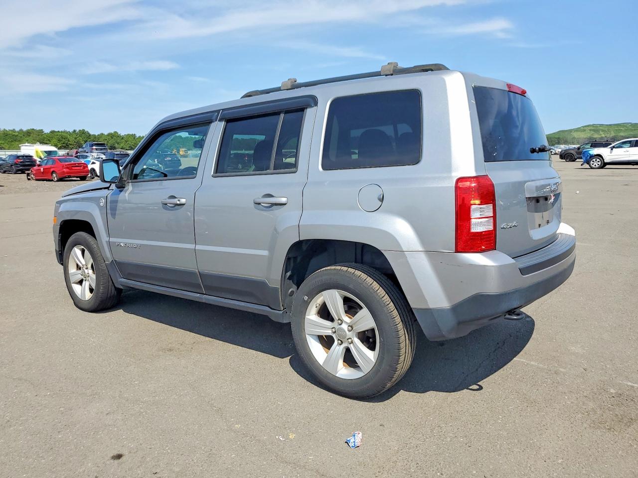 2015 Jeep Patriot Latitude Silver vin: 1C4NJRFB5FD109703