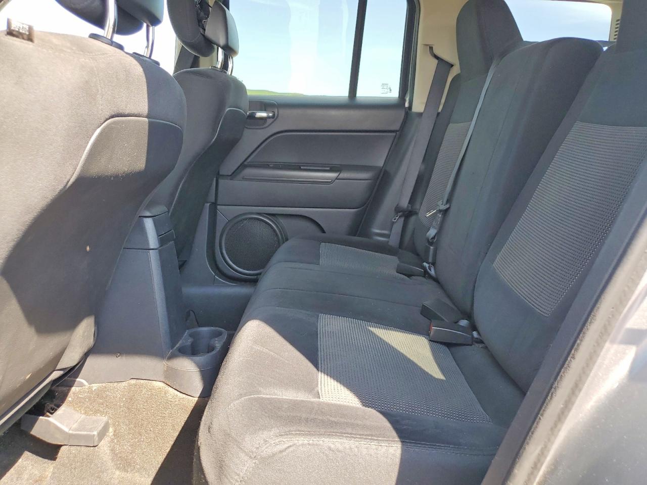 2015 Jeep Patriot Latitude Silver vin: 1C4NJRFB5FD109703