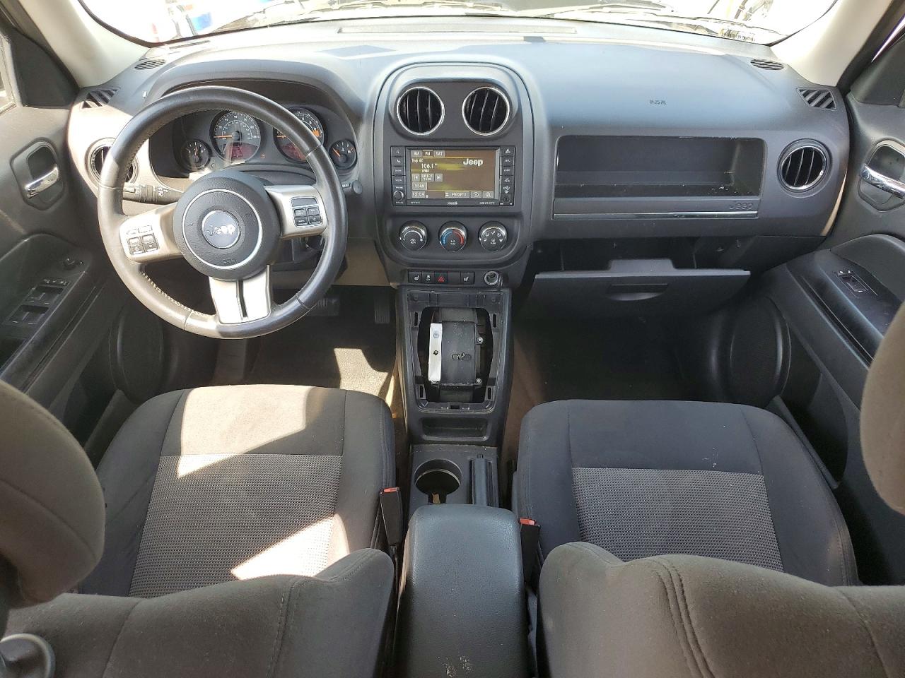 2015 Jeep Patriot Latitude Silver vin: 1C4NJRFB5FD109703