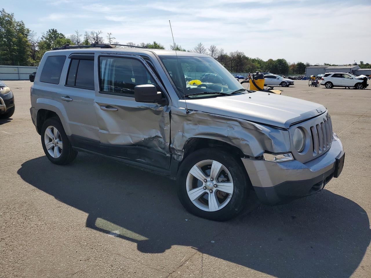 2015 Jeep Patriot Latitude Silver vin: 1C4NJRFB5FD109703