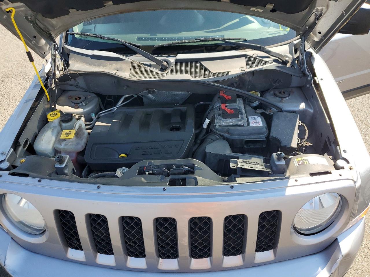 2015 Jeep Patriot Latitude Silver vin: 1C4NJRFB5FD109703