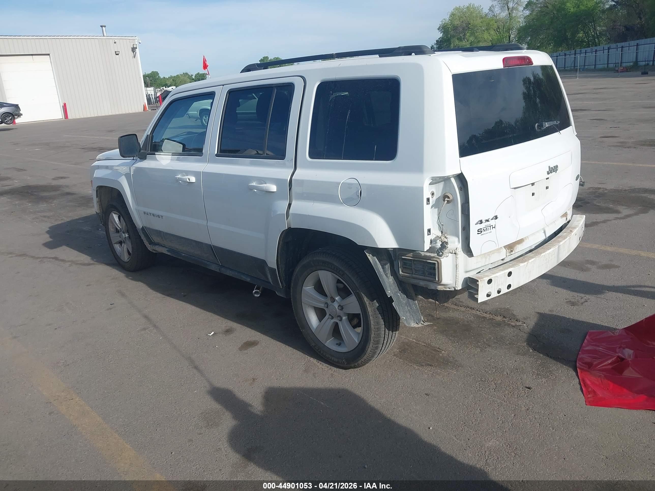 2015 Jeep Patriot Latitude White vin: 1C4NJRFB5FD183610