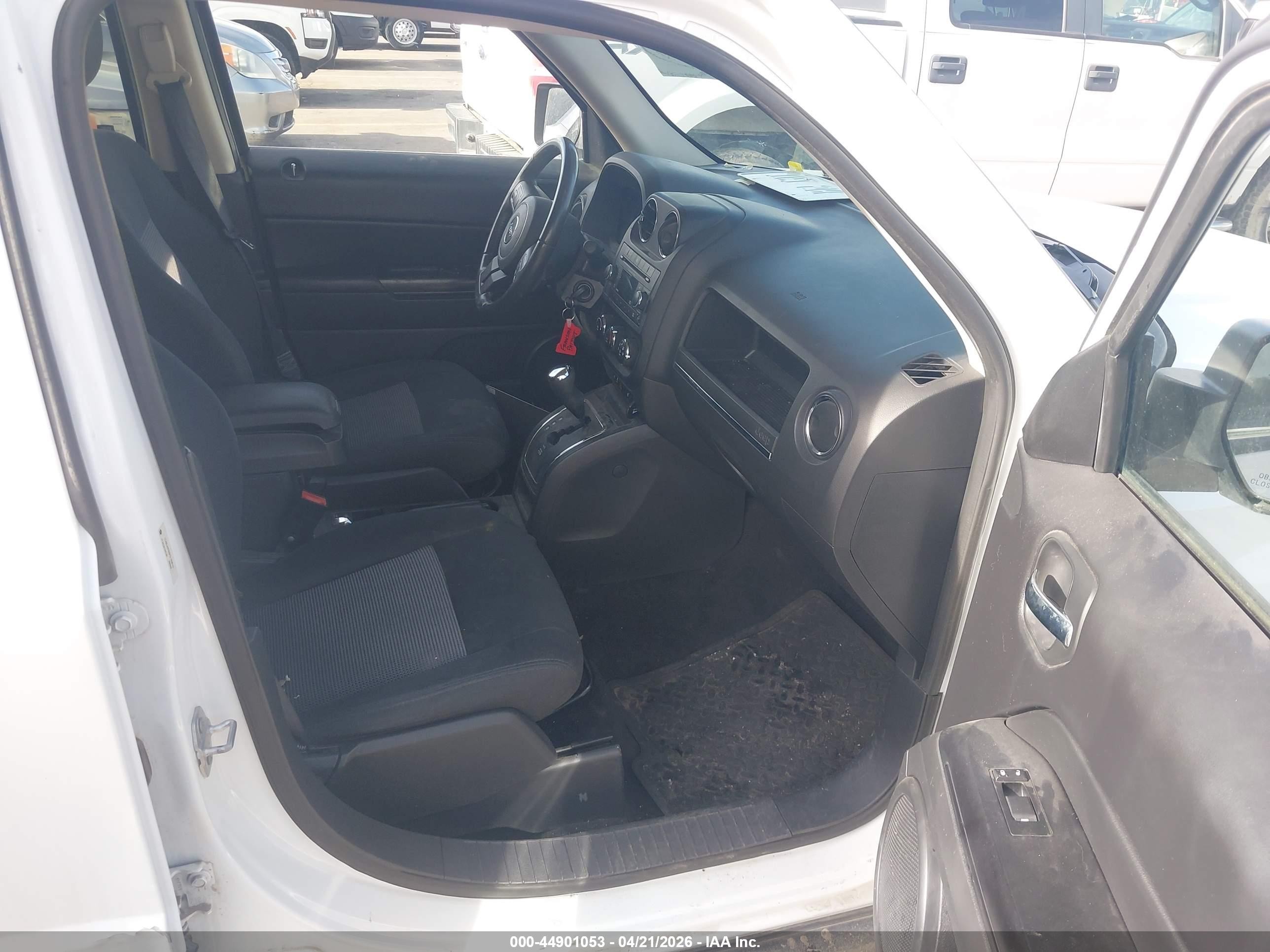 2015 Jeep Patriot Latitude White vin: 1C4NJRFB5FD183610