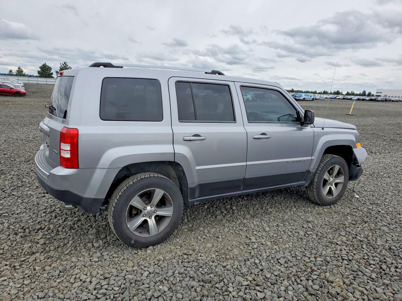 2016 Jeep Patriot Latitude Silver vin: 1C4NJRFB5GD619454