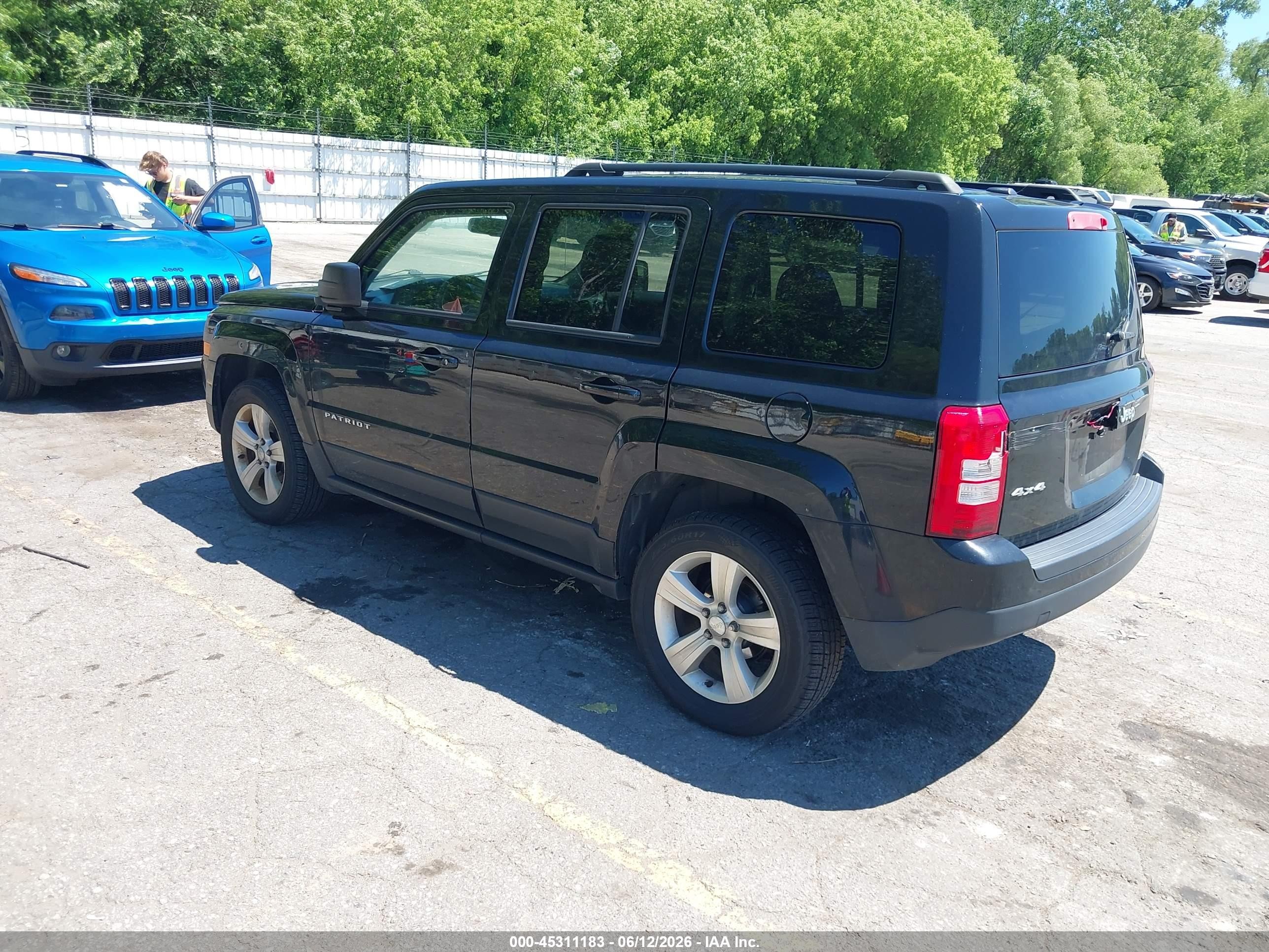 2016 Jeep Patriot Latitude Black vin: 1C4NJRFB5GD638022