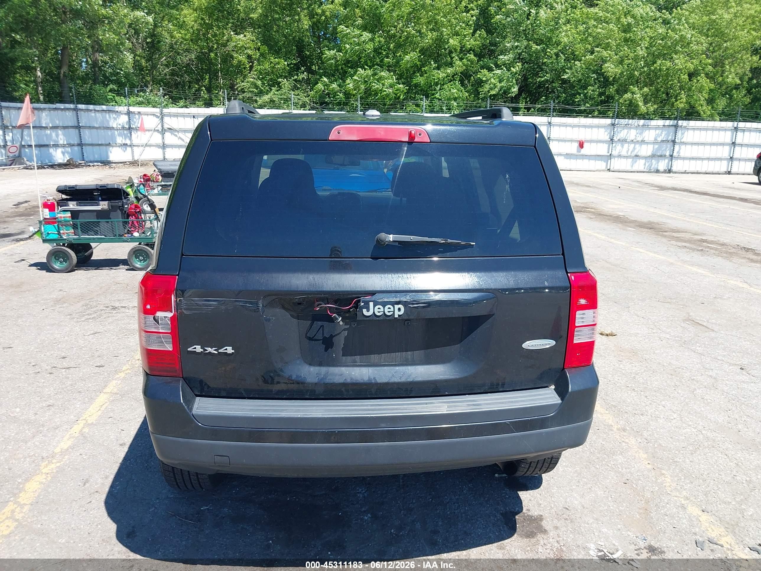 2016 Jeep Patriot Latitude Black vin: 1C4NJRFB5GD638022