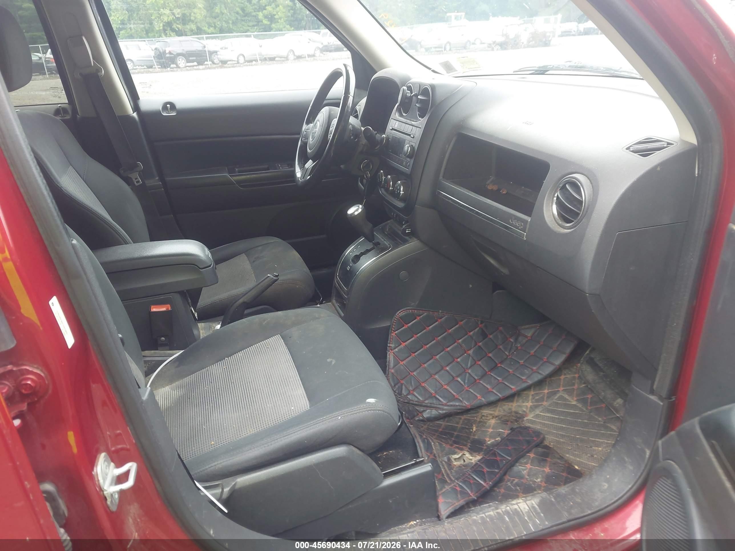 2012 Jeep Patriot Latitude Red vin: 1C4NJRFB6CD633891